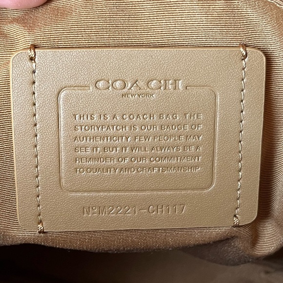 ✅Coach Track Pack - Picture 12 of 14